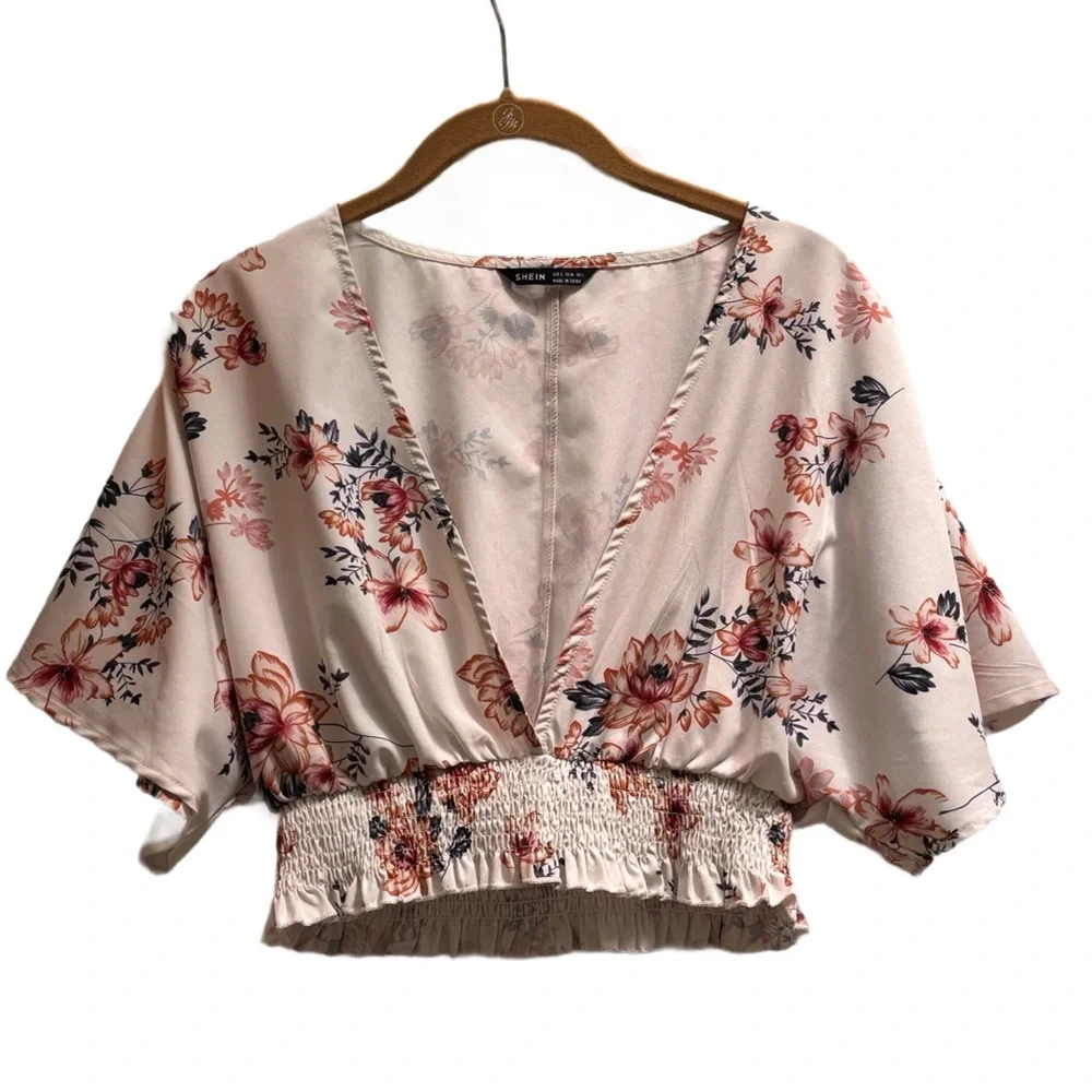 SHEIN Deep V neck short sleeve Floral Boho crop top in white, small - Picture 5 of 8